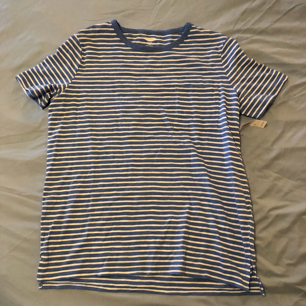 T-shirt with front pocket